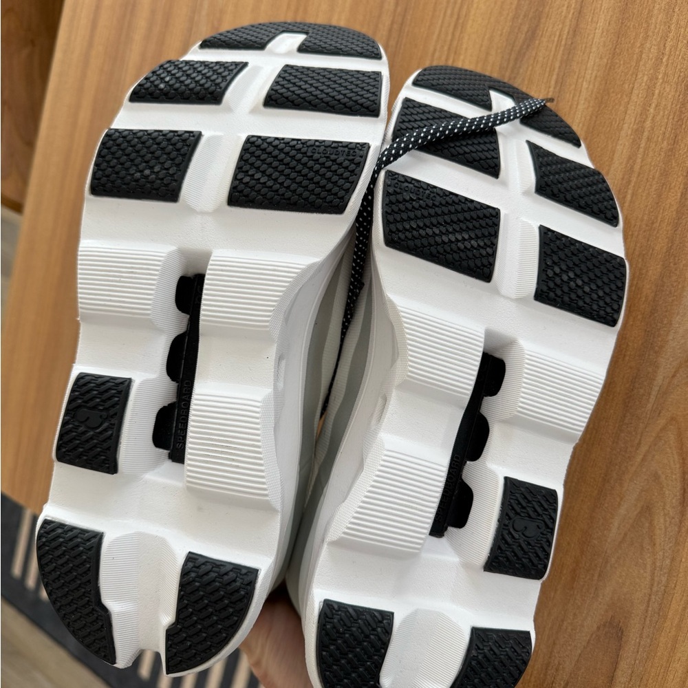 Never worn On Running Shoes in White and Black - Picture 5 of 5